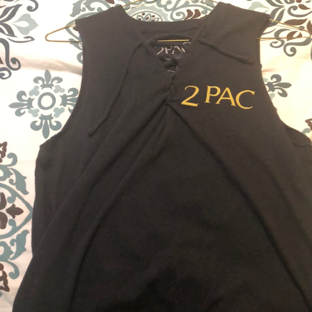 2 pac sleeveless/ tank